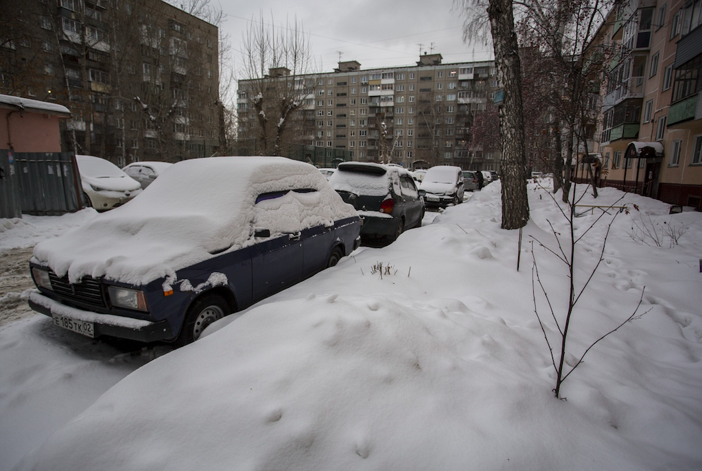 Фото Мерзко и пакостно: фото с улиц Новосибирска, где гололёд и снежное болото оказались сильнее коммунальщиков 9
